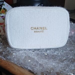 CHANEL Beauté Cream Cosmetic Bag Nwot